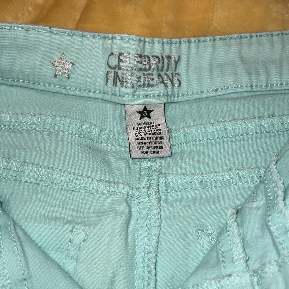 Shorts - Picture 3 of 4